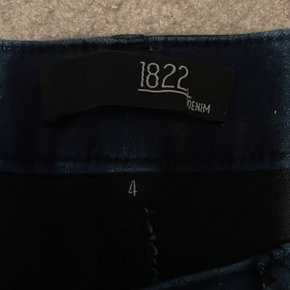 Capris - Picture 3 of 4